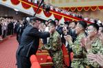러 파병軍 수류탄 자폭까지... 영상 종일 틀어댄 북한 TV 기사 이미지
